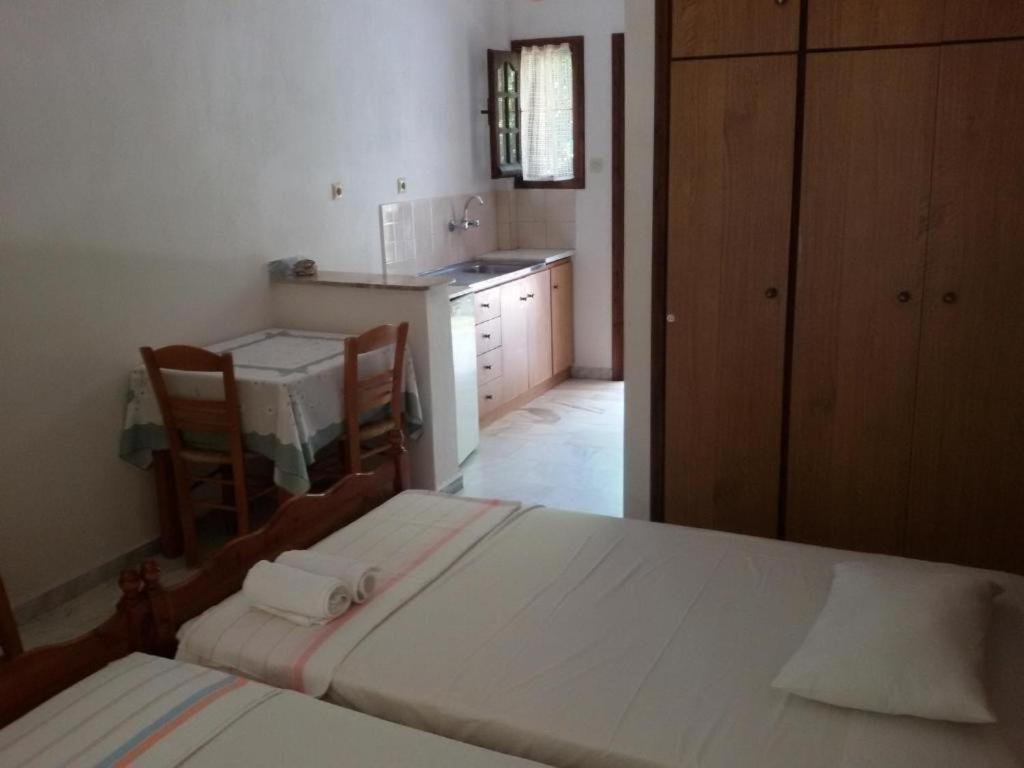 Paparizou Apartments Kokkino Nero Bagian luar foto